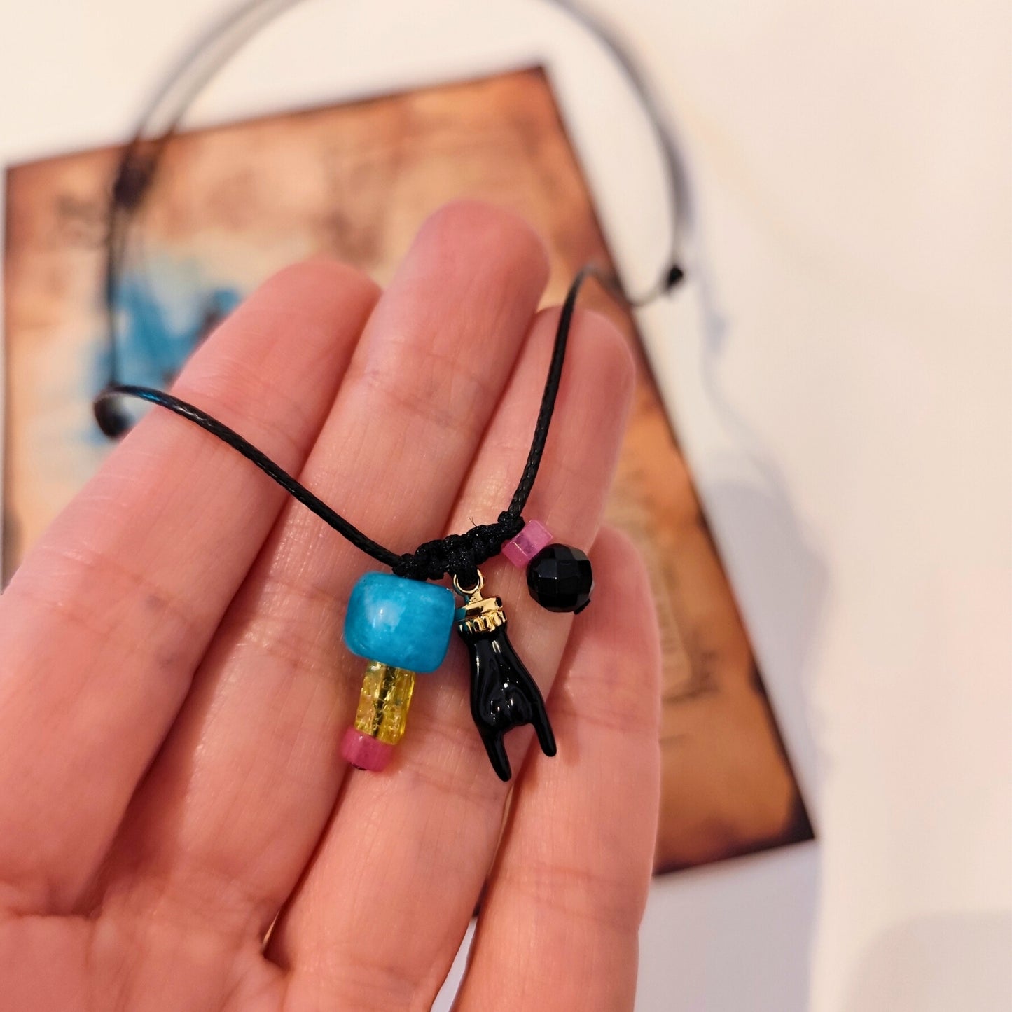 Κρεμαστό με ροκ στοιχείο. For those about to rock pendant