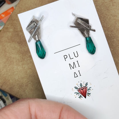 Κρεμαστά Σκουλαρίκια με πράσινο κρύσταλλο