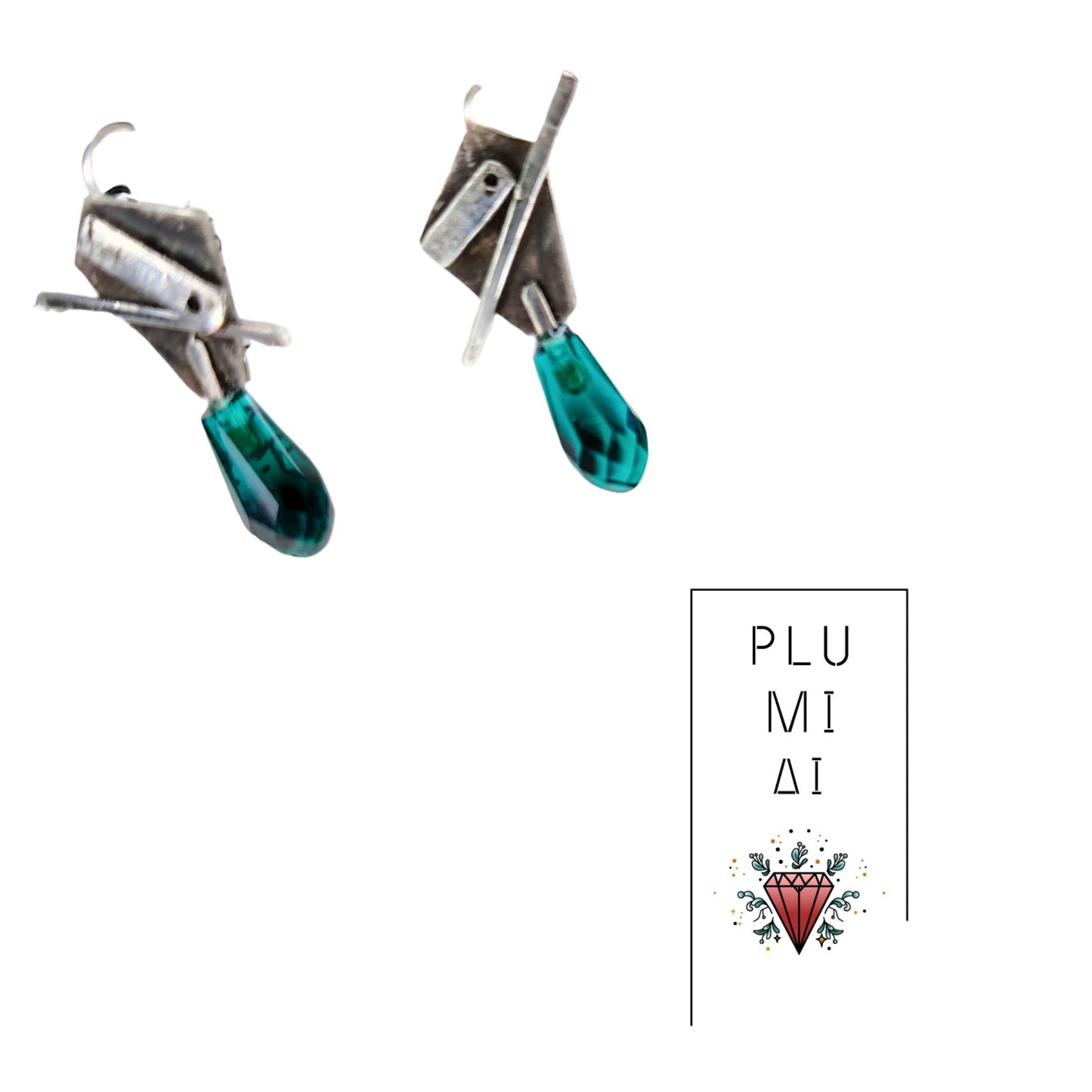 Κρεμαστά Σκουλαρίκια με πράσινο κρύσταλλο