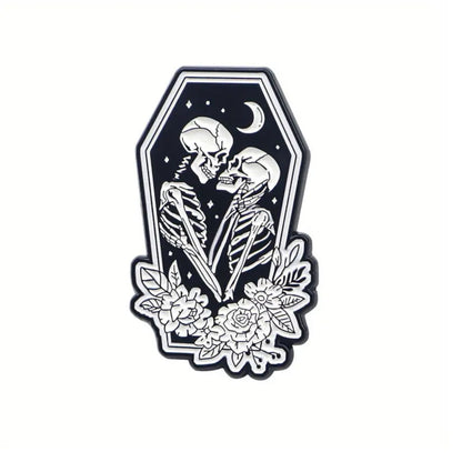 Skulls pin